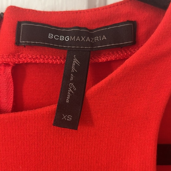 BCBGMAXAZRIA Red Stretch Cut-out Peplum Zip Top - Picture 4 of 7